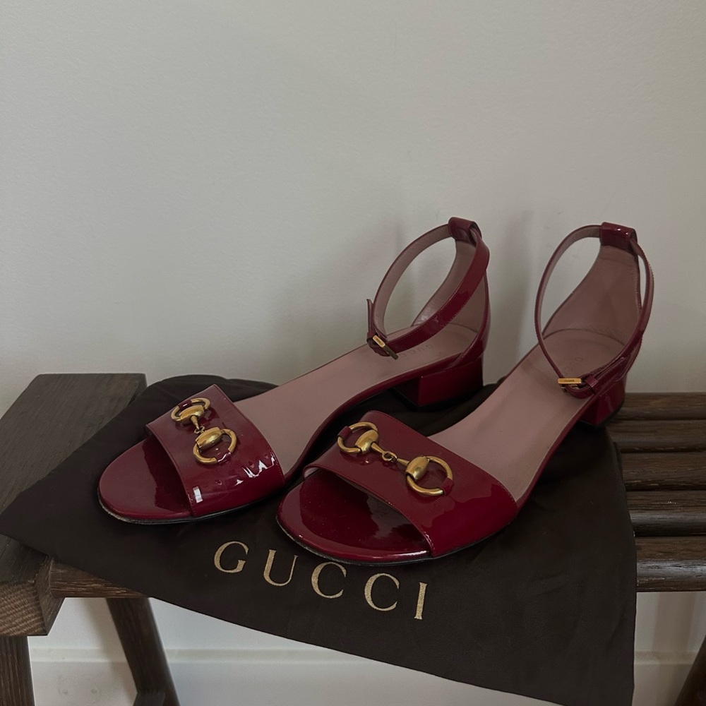 Gucci Burgundy Patent Leather Sandals with Gold Detail